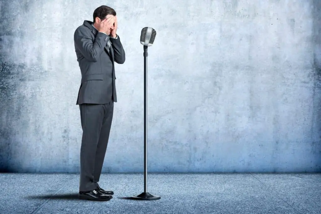 Tips for managing distractions during communication